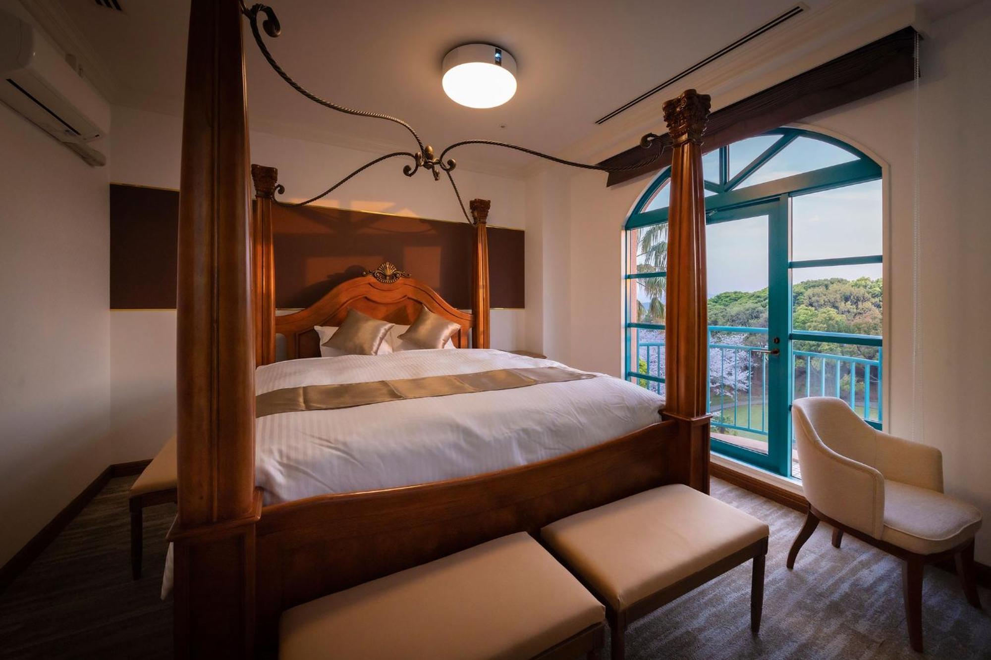 Hotel Ooedo Onsen Monogatari Premium Saikaibashi à Sasebo Extérieur photo