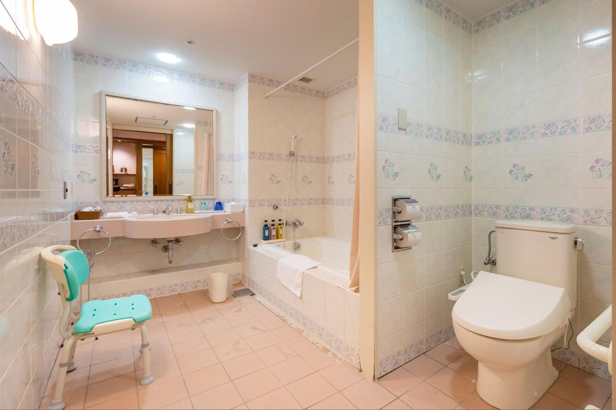 Hotel Ooedo Onsen Monogatari Premium Saikaibashi à Sasebo Extérieur photo